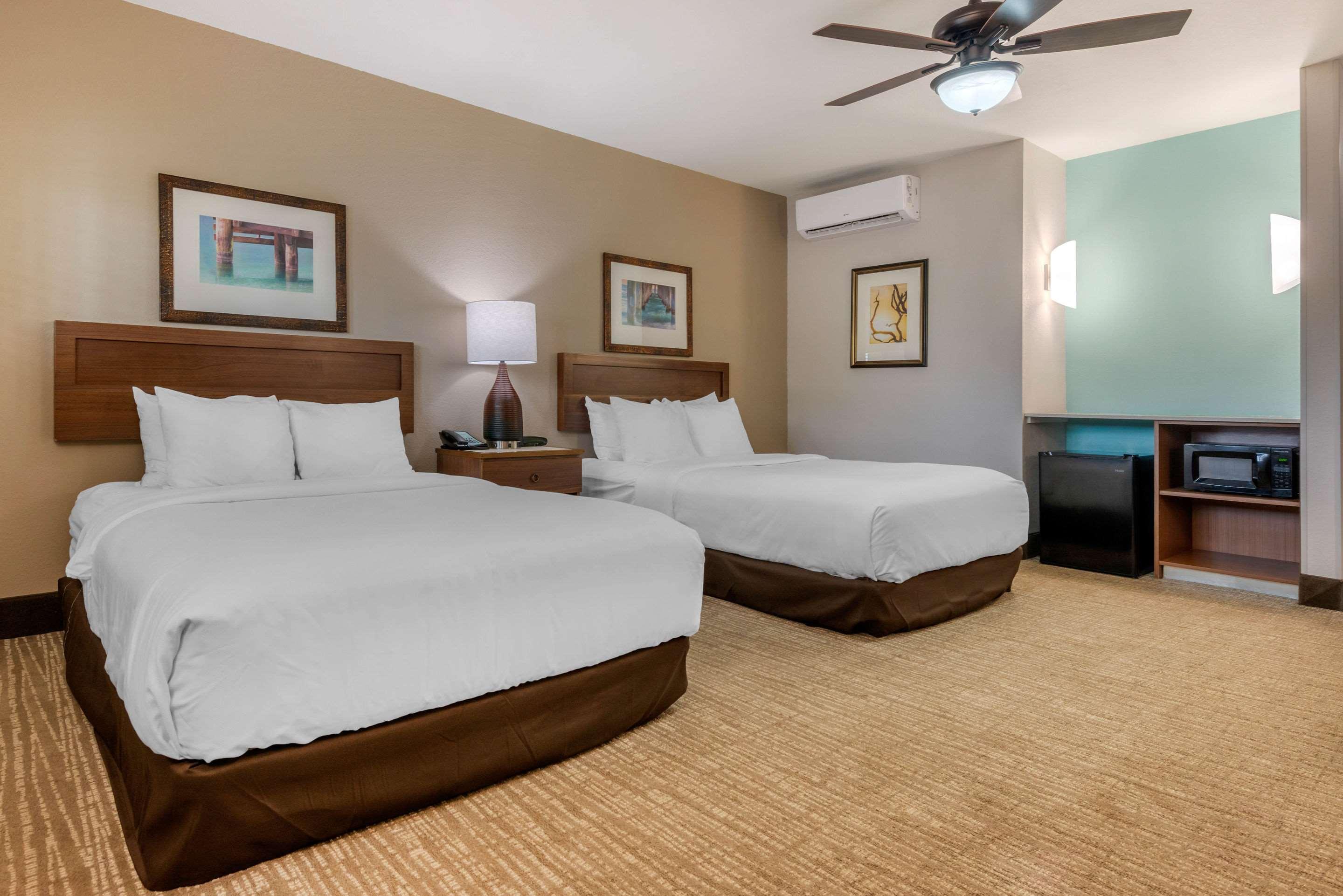Seafarer Inn & Suites, Ascend Hotel Collection Джекил Айлънд Екстериор снимка