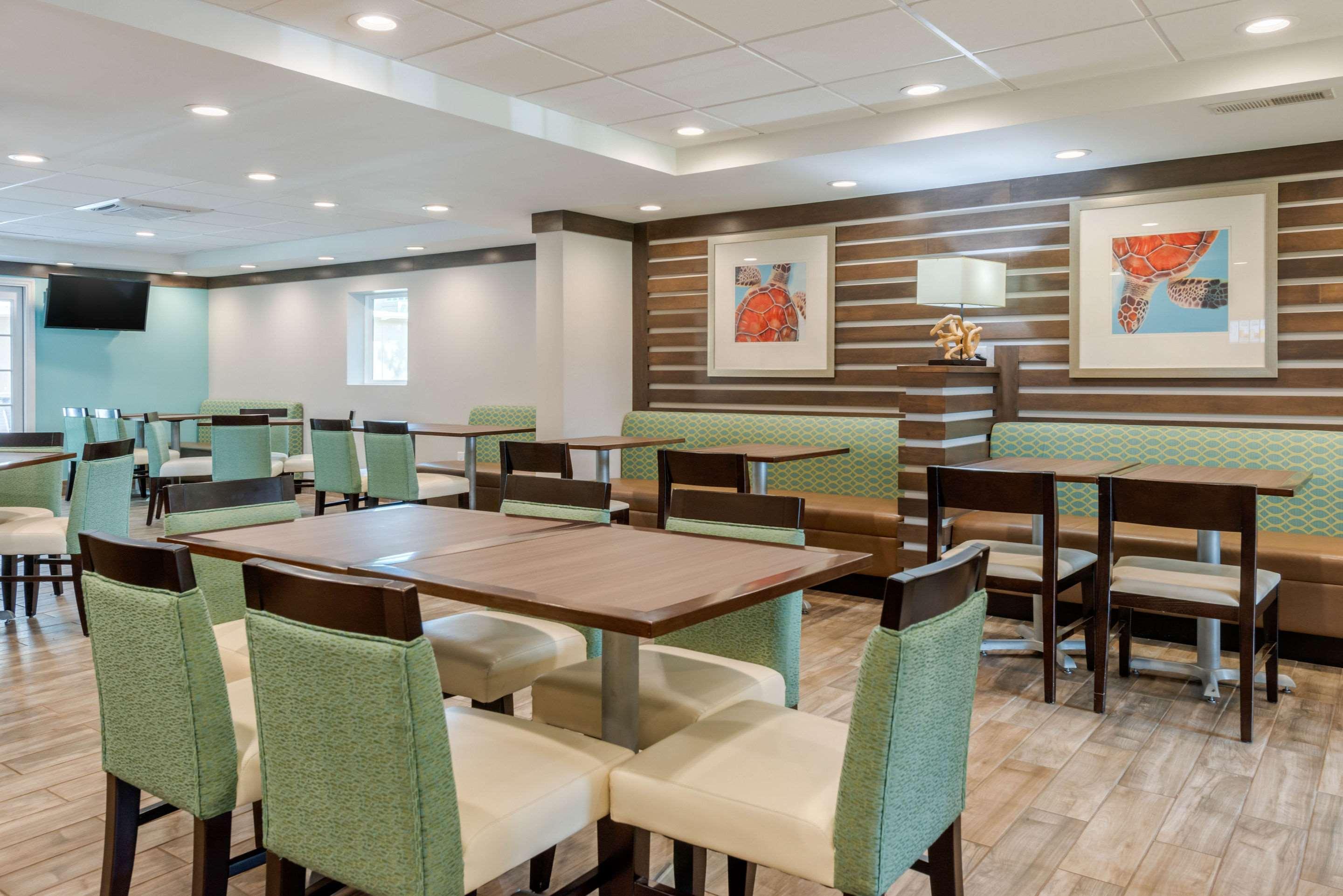 Seafarer Inn & Suites, Ascend Hotel Collection Джекил Айлънд Екстериор снимка
