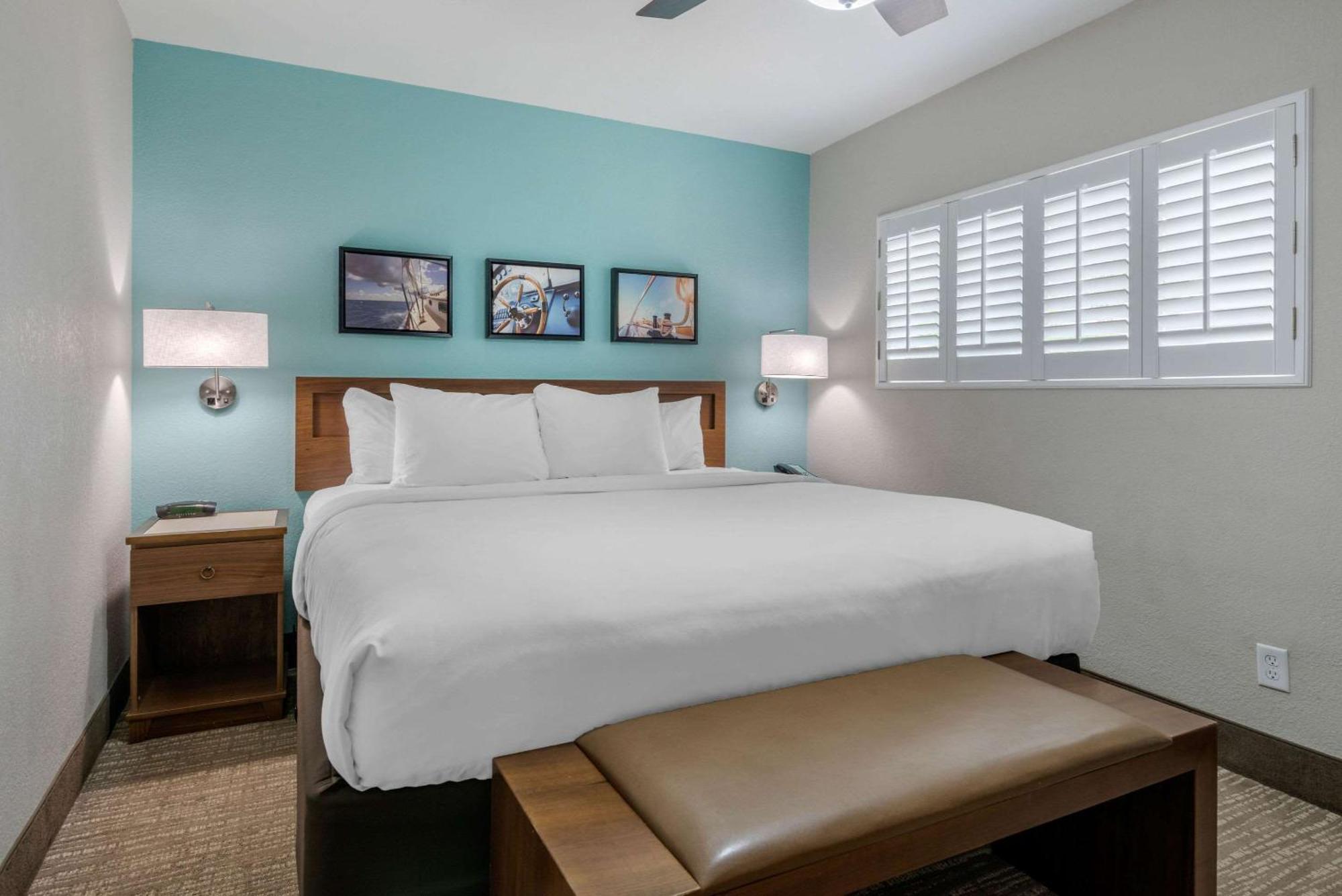 Seafarer Inn & Suites, Ascend Hotel Collection Джекил Айлънд Екстериор снимка