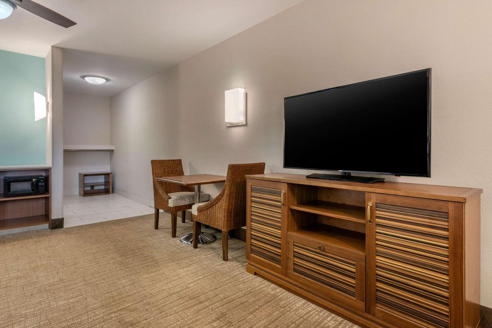 Seafarer Inn & Suites, Ascend Hotel Collection Джекил Айлънд Екстериор снимка