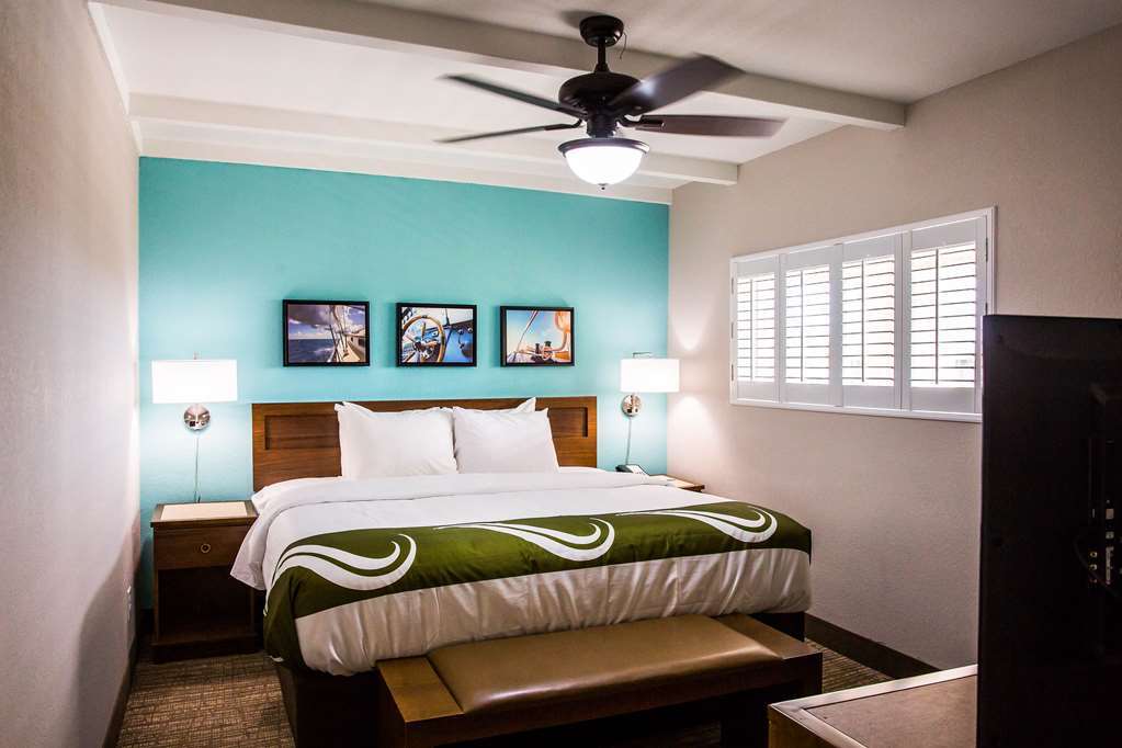 Seafarer Inn & Suites, Ascend Hotel Collection Джекил Айлънд Стая снимка