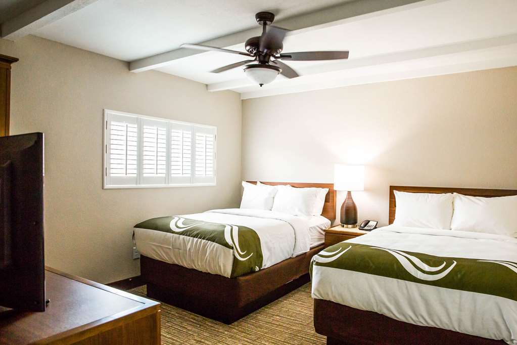 Seafarer Inn & Suites, Ascend Hotel Collection Джекил Айлънд Стая снимка